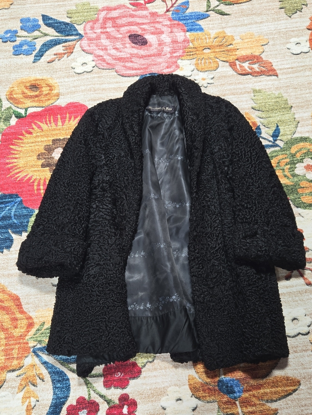 Beautiful Vintage Black Sheeps Shearling Women's Coat - Classic Dress Jacket